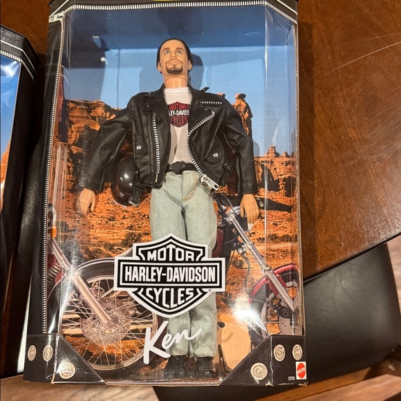 Harley-Davidson Collector Edition Barbie and Ken Dolls - Black and Silver. - Picture 3 of 8